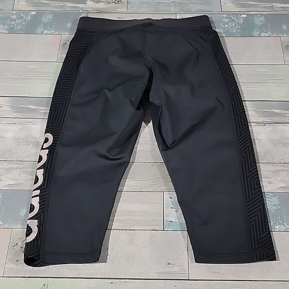 Adidas techfit Compression Legging Capris sz Medium - Picture 4 of 5